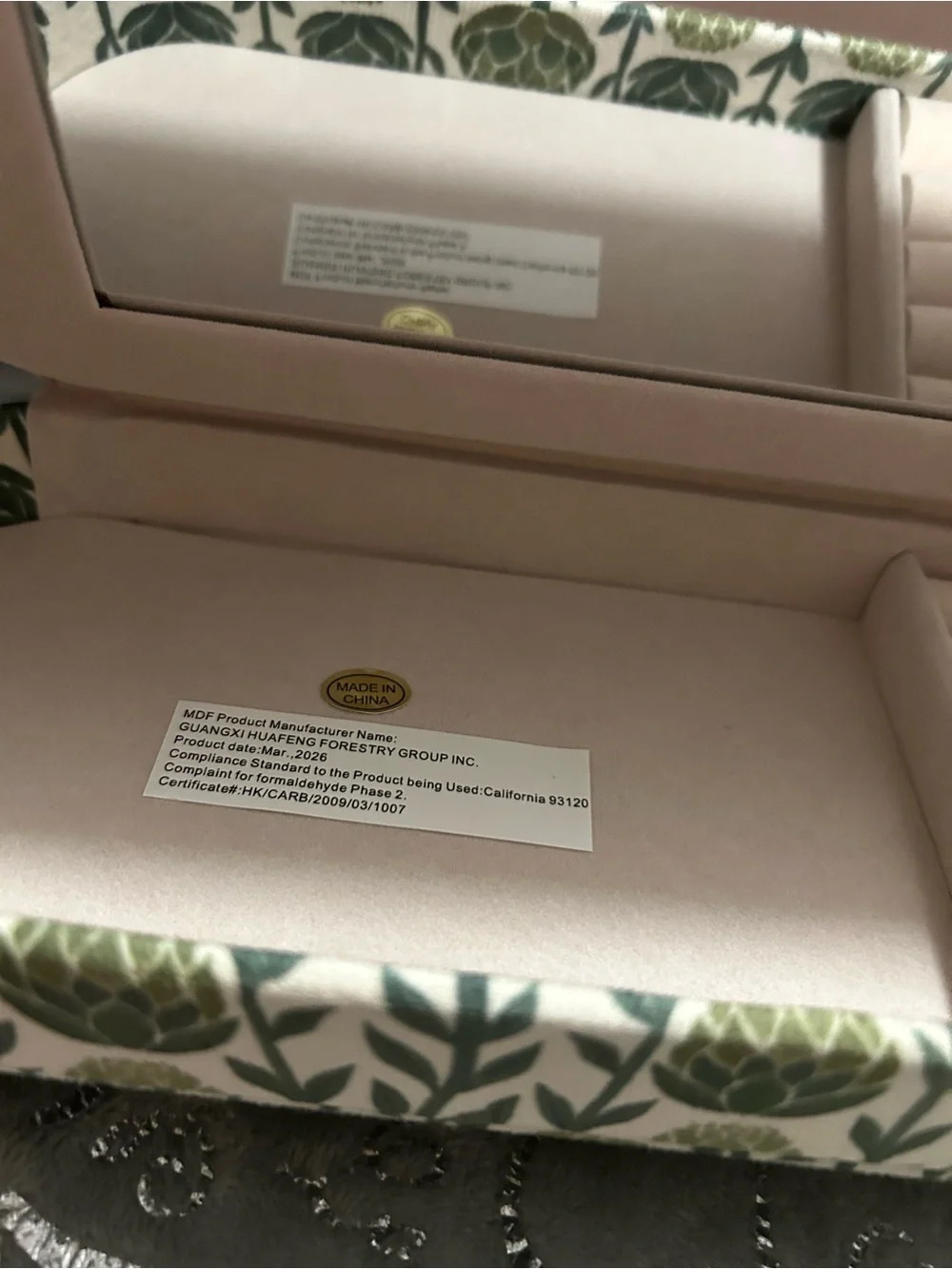 NWT Hilabee, Forest Green Leaves Mini Chaise Lounge Sofa Jewelry Box
